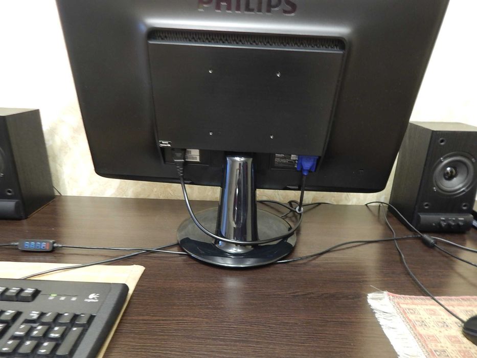 Монитор Philips 232E2