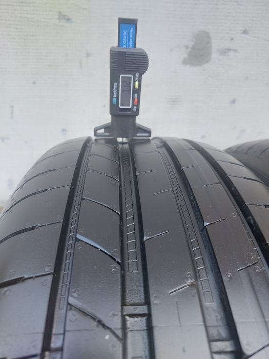 Шини  r18  215-50  Goodyear  2024 рік як Нові