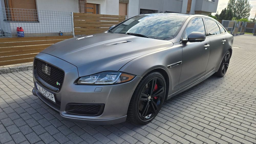Jaguar XJR