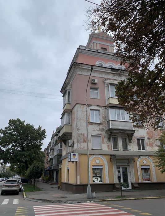 Продам 2-кімн.кв. по вул.Соборна, навпроти Галактики