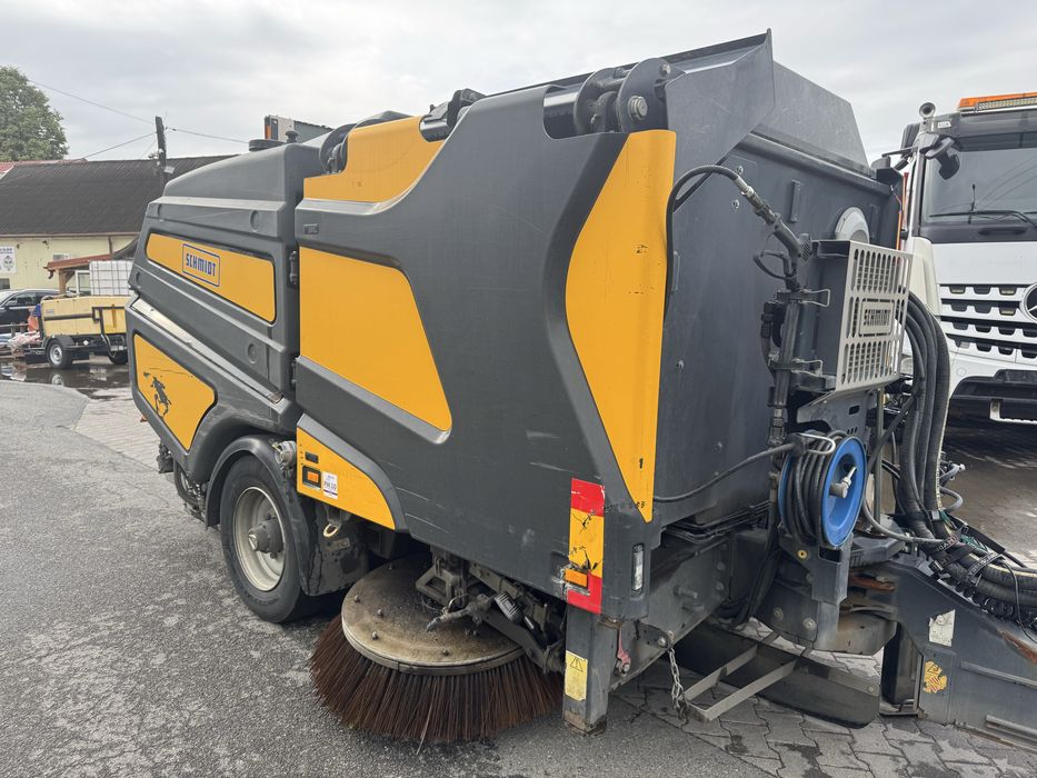 Solarka piaskarka Schmidt Syntos Stratos Taśma na unimog bez rdzy roto