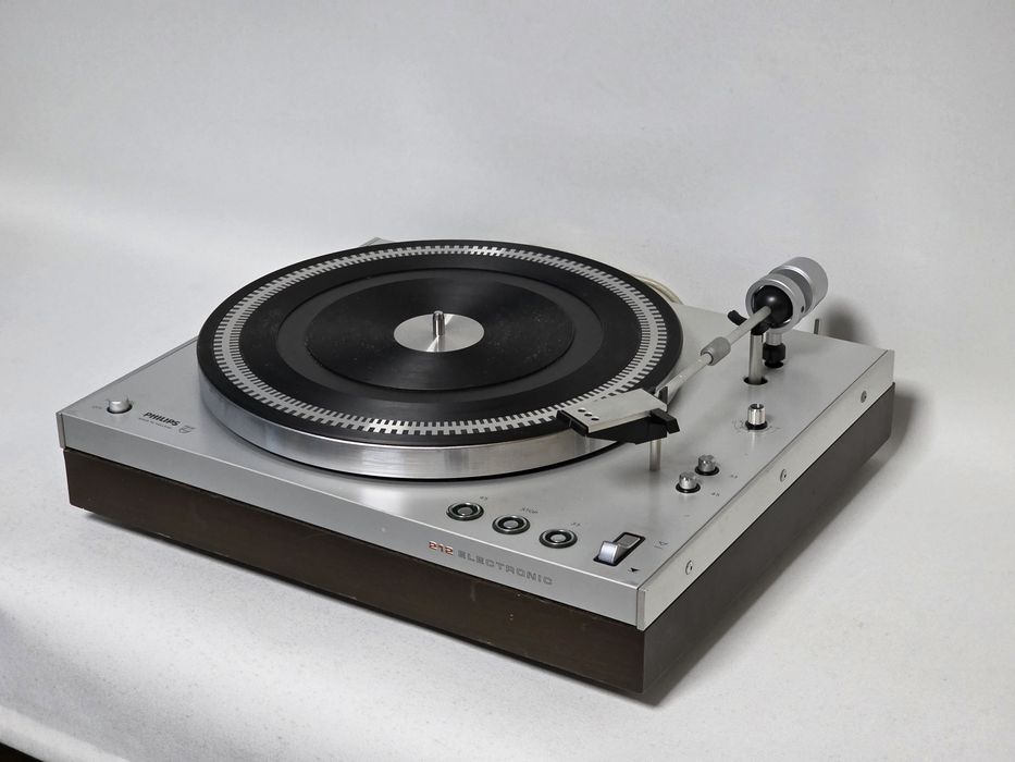 Gira Discos antigo reparado Philips