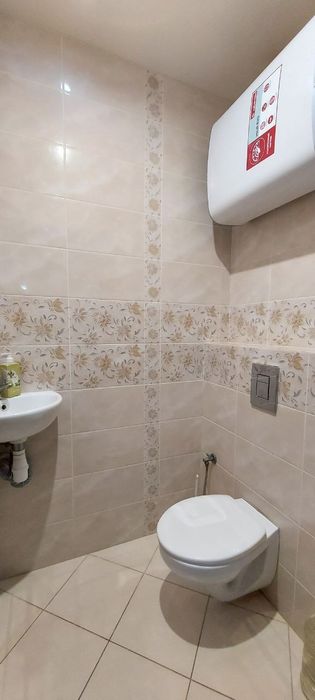 Подобово.Ліфт, Wi-fi, вода працюють без світла.2-к квартира м. Лівобер