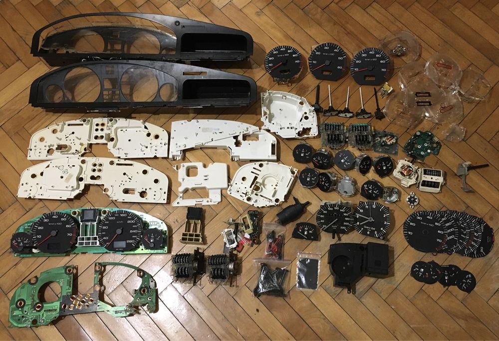 Запчастини до приборних панелей Audi 80,90,100, A6C4