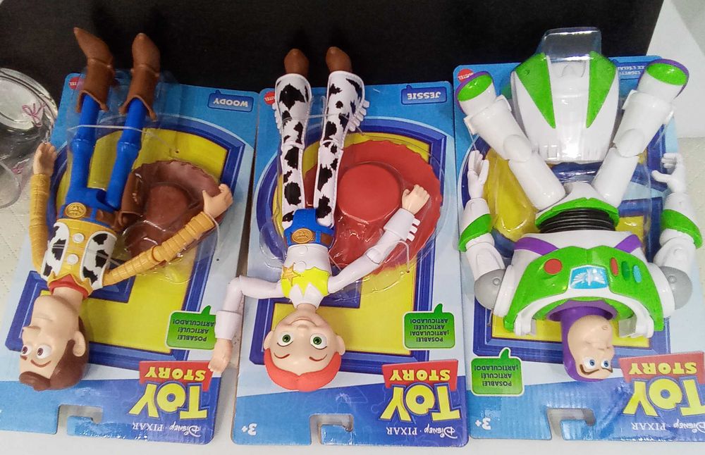 Trzy figurki z ruchomymi elementami Buzz Chudy Jessie Toy Story kolekcja Pepco