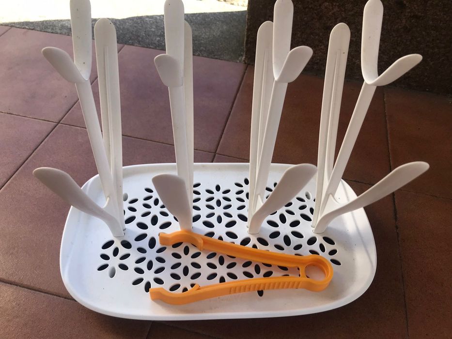 Escorredor de biberões com 2 desinfetantes