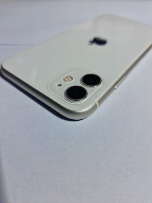 Продам по запчастинам IPhone 11 в дуже гарному стані.