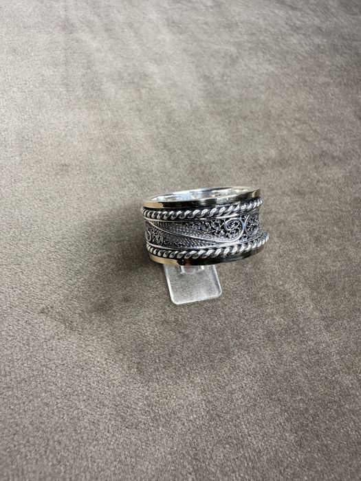 Anel “antistress” em prata e ouro