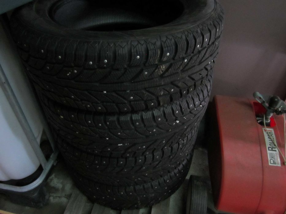 Opony 215 65 R17 kolce