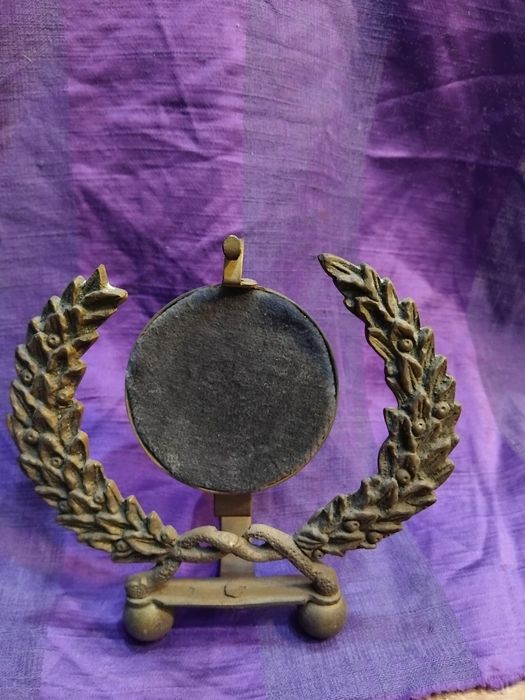 Expositor de relógios de bolso em bronze