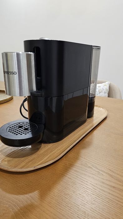 Maquina nespresso Atelier com 3 anos