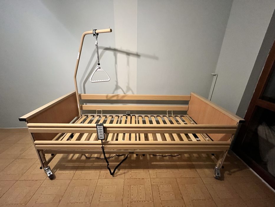 Łóżko Rehabilitacyjne szpitalne do opieki, pielęgnacyjne sterowane elektrycznie, Dostawa, Montaż