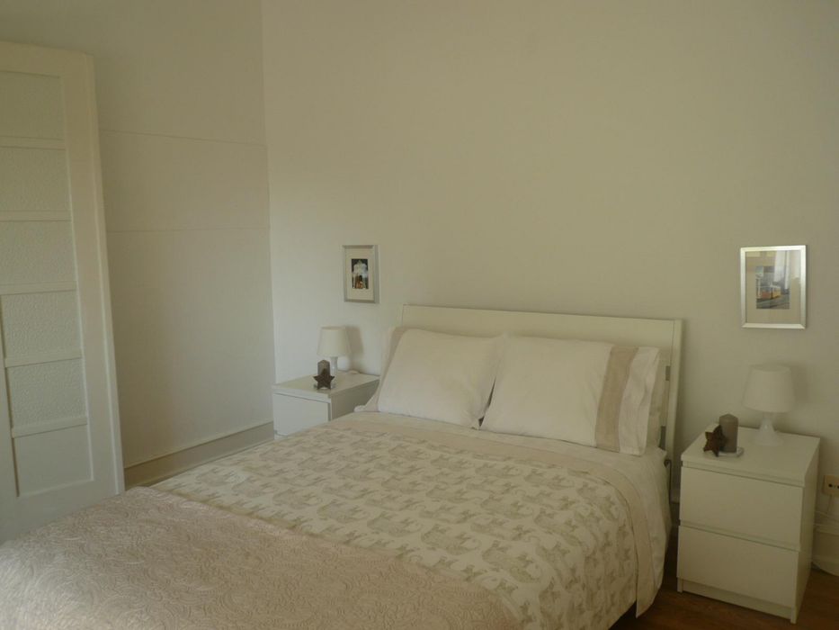 Quarto individual junto METRO Marques Pombal e Amoreiras