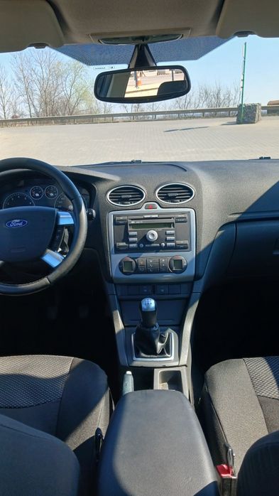 Форд фокус  2005р 1,6 бензин