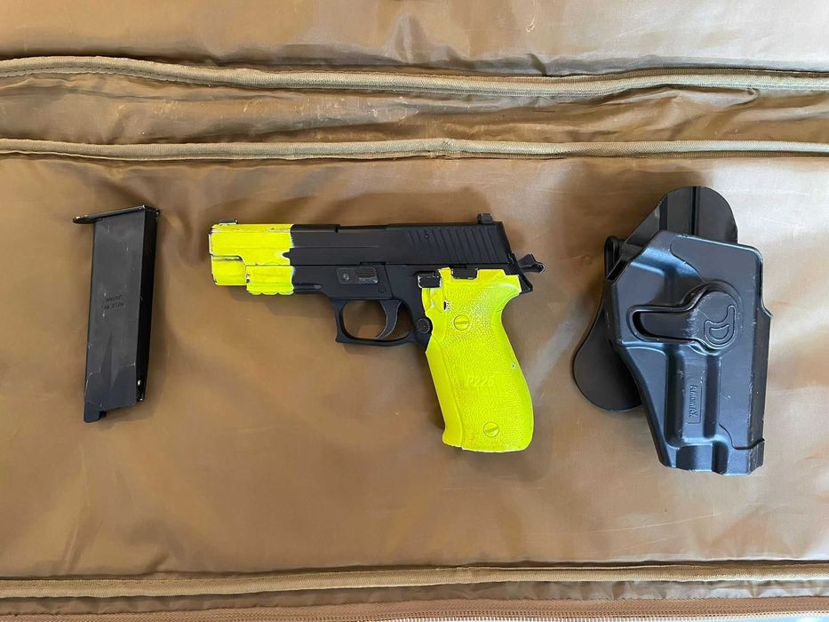 Réplica de Airsoft Tokyo Marui Sig Sauer P226 + Coldre