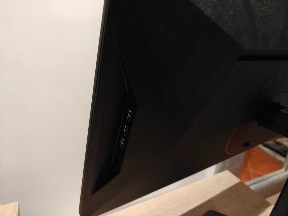 Monitor AOC 25G4SXU - para peças preçoNEGOCIAVEL (Tela Quebrada)