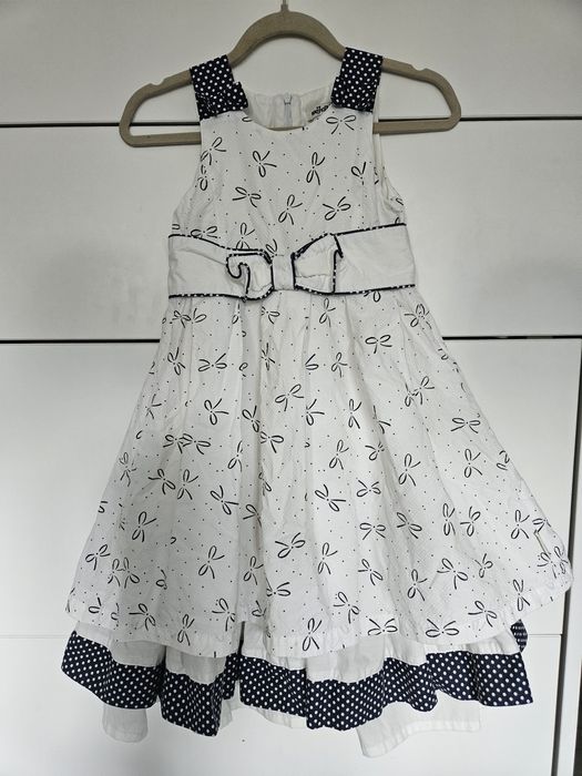 Sprzedam sukienkę rozmiar 122 Wójcik.  Bardzo elegancka