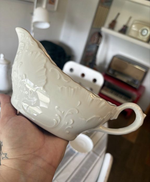 Serviço de mesa em Porcelana Alemã “Bavarian Porzellan Erika”