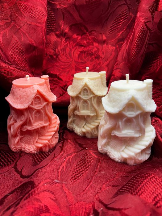 Piękna świeczka świeca domek, chatka czarownicy