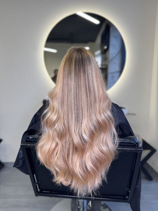 Нужна модель для окрашивания,реконструкции волос