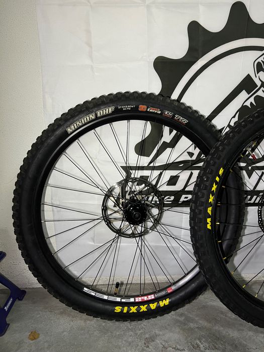 Rodas Downhill 27.5 completas