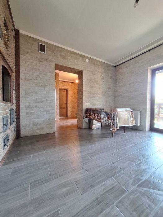 Продам новенький та затишний будинок