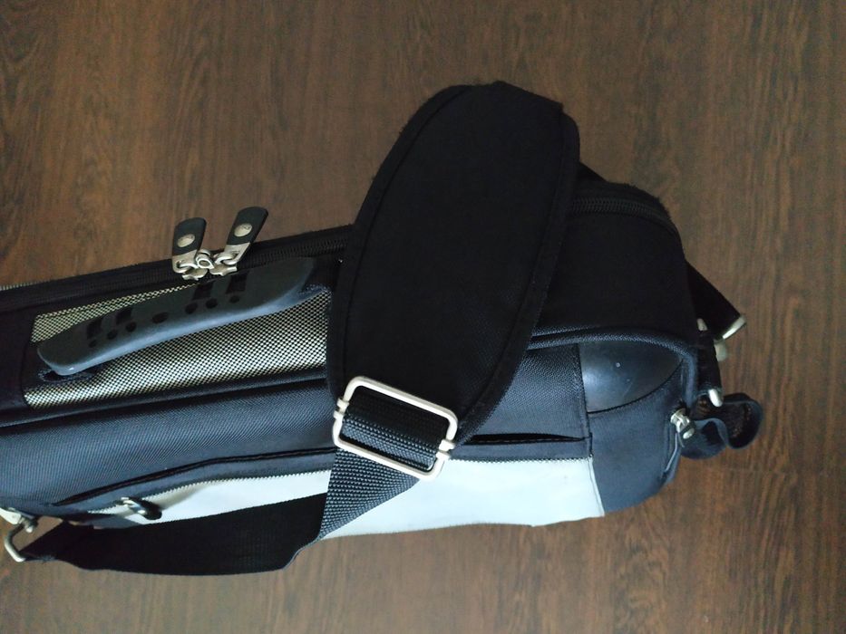 Malas tira-colo com alsa almofadada, ergonómicas e práticas
