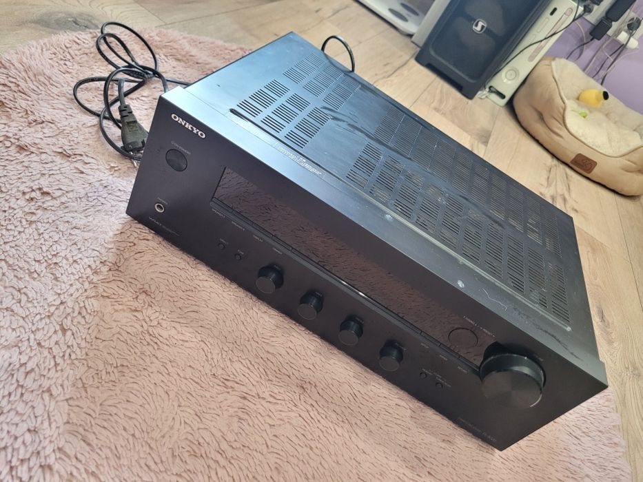 Amplituner stereo marki Onkyo TX-8020