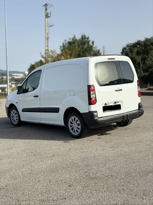 Peugeot Partner / Com Bola de Reboque