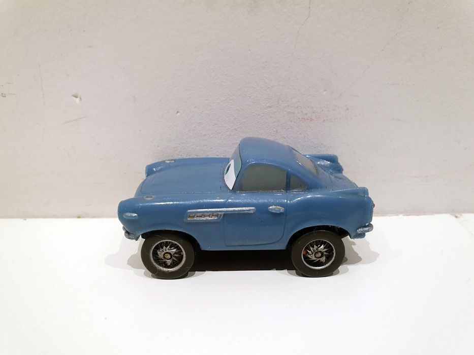 Mattel Disney Pixar Auta Cars Finn McMissile V3018