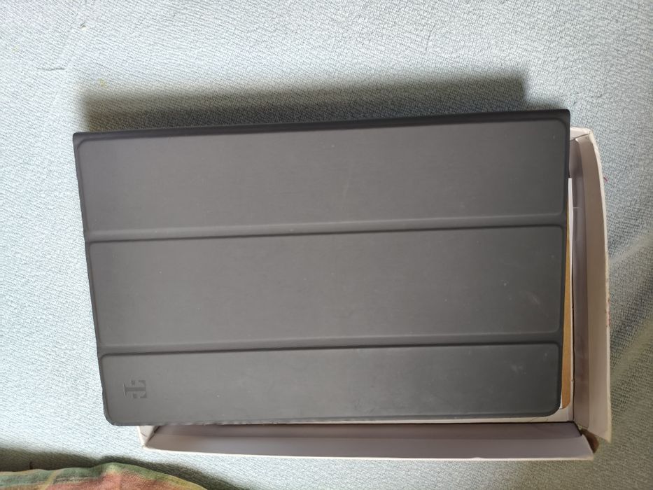 T Tablet 5G T- Mobile z firmowym etui