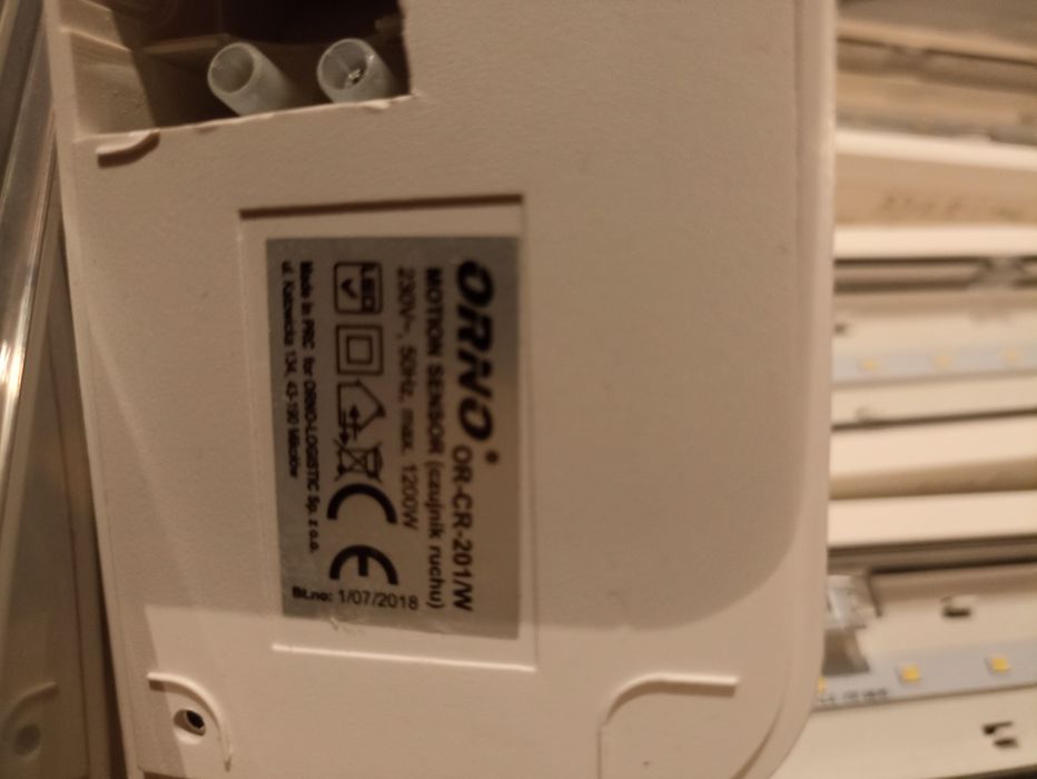 Oprawy awaryjne, czujniki zbliżeniowe