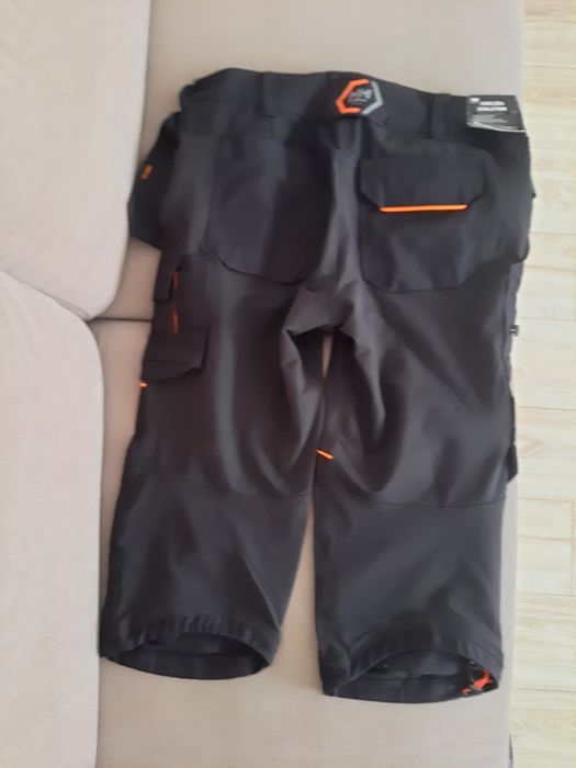 Helly hansen spodnie piratki rozC54. /77447-992 Chelsea evolution .
