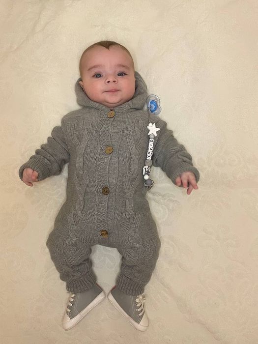 В'язаний теплий комбінезон на дитину 3-6 місяців