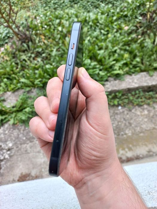 Продам iphone 15 офіційний 128gb,ПЕРЕКУПАМ НЕ ПИСАТИ!!!Висилаю тільки новою поштою.