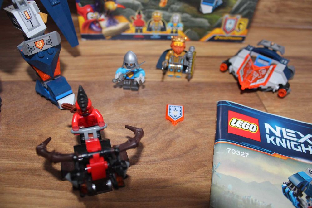 LEGO Nexo Knights 70327 Królewski Mech