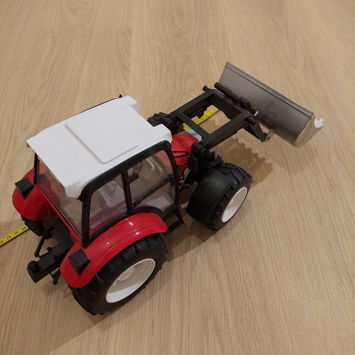Zabawka traktor metalowy