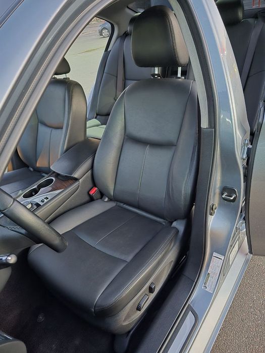 Продам infiniti Q50 в отличном состоянии
