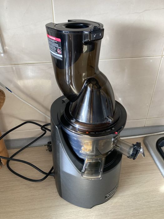 Wyciskarka wolnoobrotowa Kuvings EVO820
