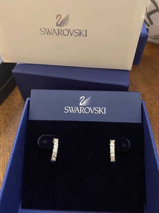 Отличный подарок ! Swarovski с документами серьги
