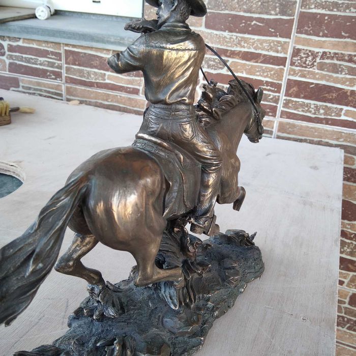 продам  фігурку вершника