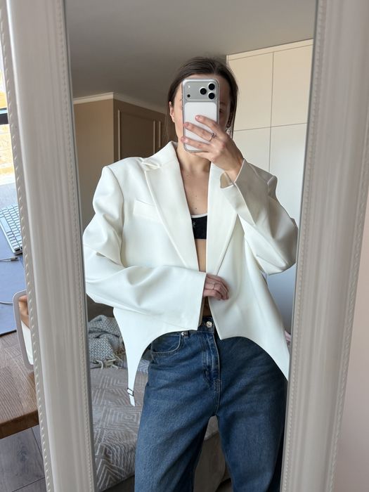 Жакет Bazhane с гартерами молочний