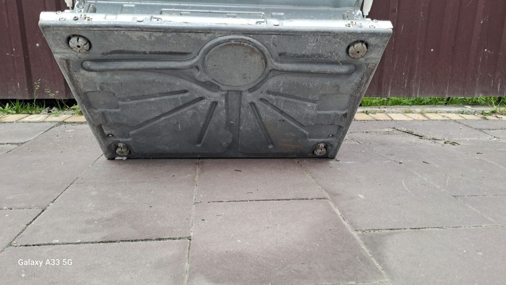 Посудомийна машинка Miele 60 на 80 розміри