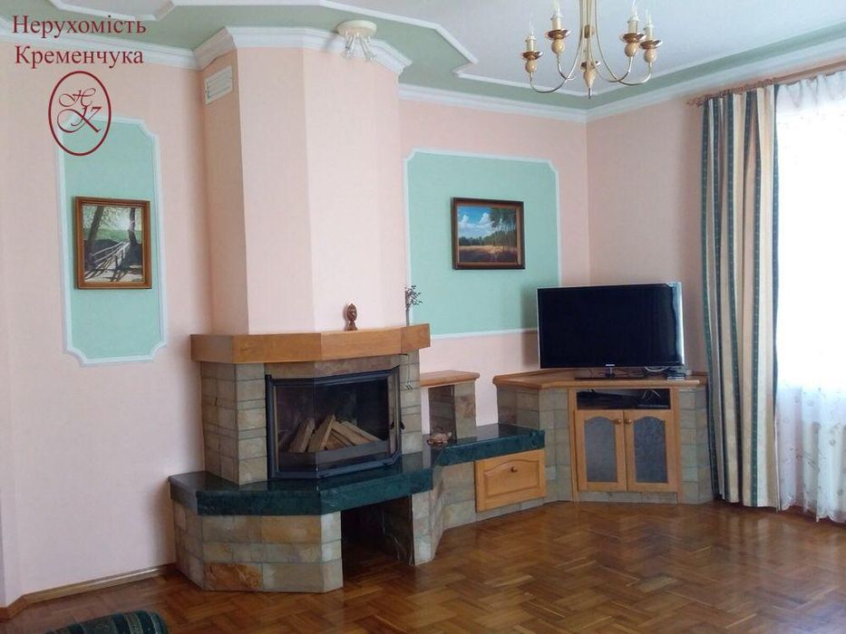 Продаж 3-поверхового будинку біля лісу та річки