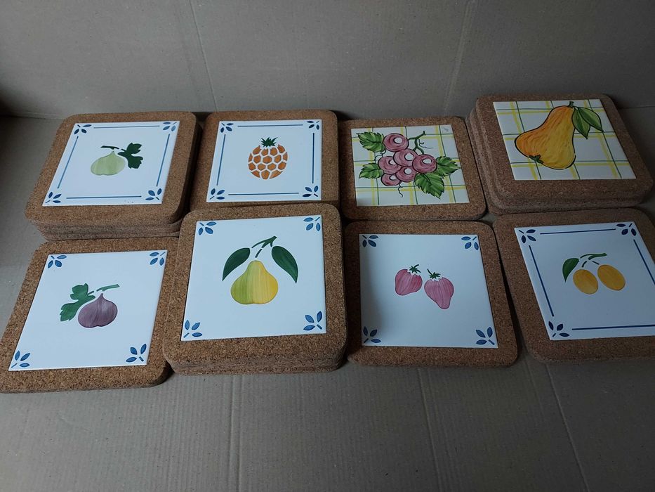 Base de Cortiça com Azulejo Pintado – Tema Frutas