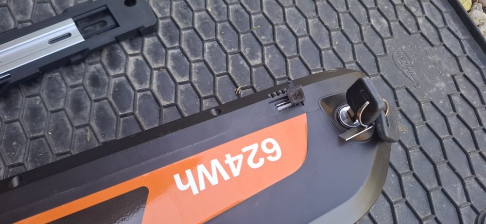 Bateria bidonowa z szyną ładowarka 48v (54,6v) 14ah