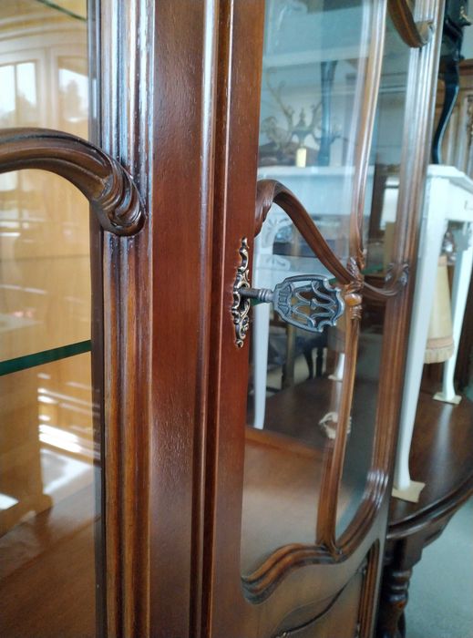 Piękna witryna - serwantka Ludwik Warrings po renowacji