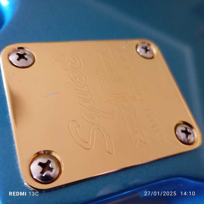 Squier P Bass Gold aniversário 40 anos