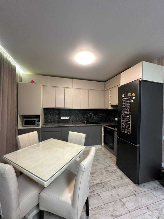 Таунхаус 95 м² з ремонтом і меблями в Гостомелі, закрита територія