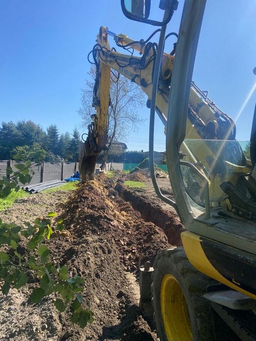 Usługi koparko-ładowarka, koparką obrotową, minikoparką, wykopy